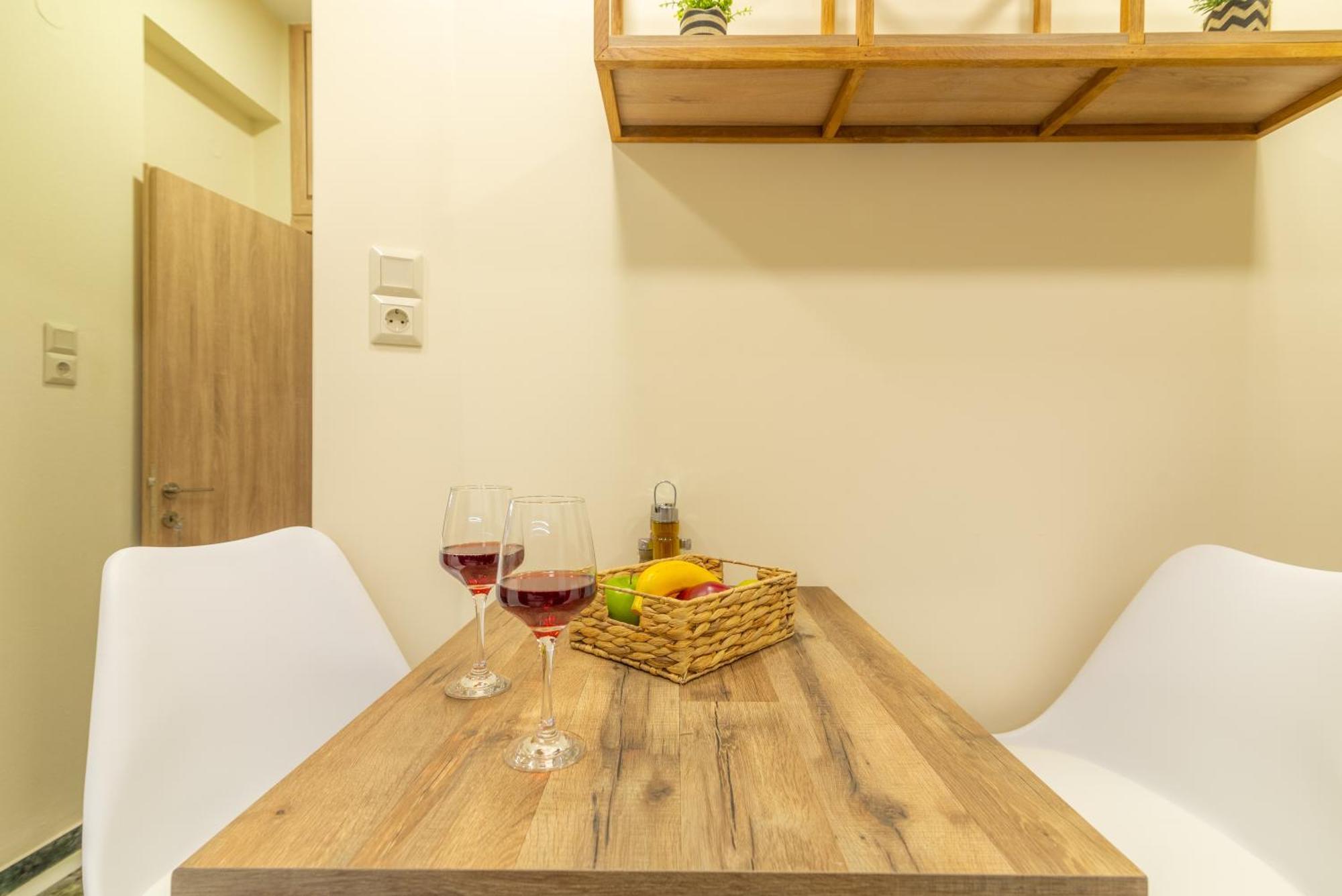 New Renovated Apt In City Center Ираклион Экстерьер фото