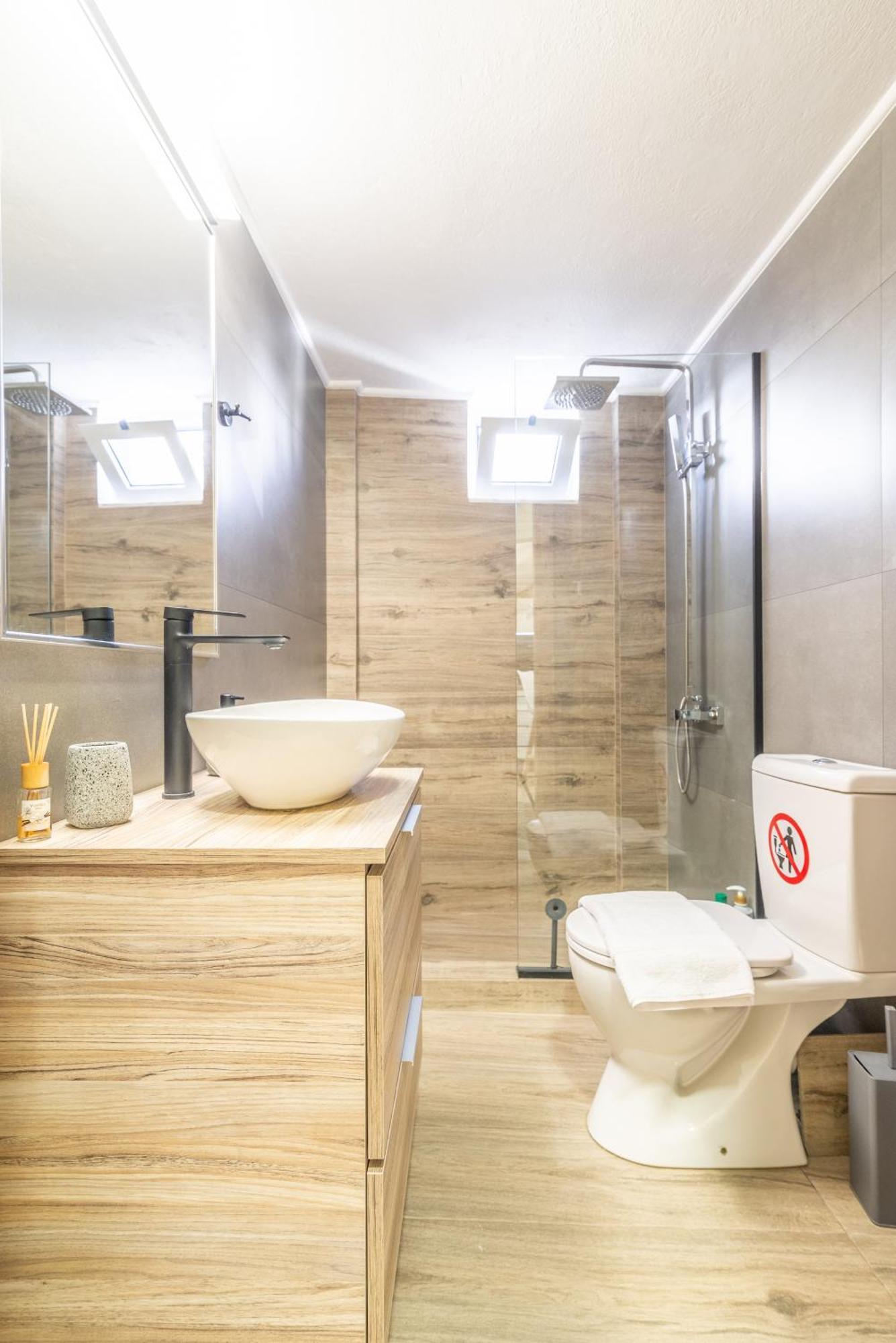 New Renovated Apt In City Center Ираклион Экстерьер фото